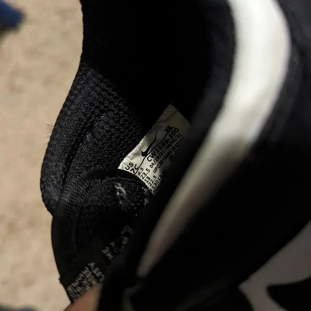 Nike dunk low panda white black and Nike dunk low TD Halloween 2022 - Picture 7 of 8